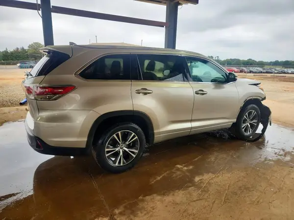 5TDKKRFH7GS151509 — 2016 Toyota Highlander, фото 3 с аукциона Copart, Передняя часть