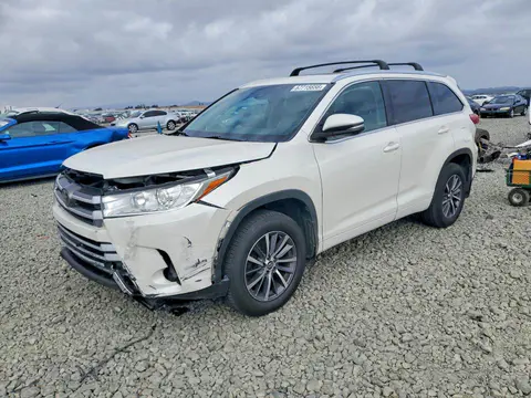 5TDKZRFH3HS512375 — 2017 Toyota Highlander, Передняя часть (Front End), фото до ремонта