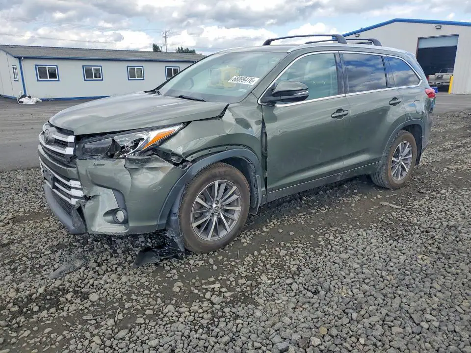 5TDJZRFH5HS356528 Toyota Highlander 2017 — повреждение Передняя часть, фото до ремонта