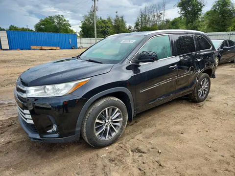 5TDJZRFH0HS374032 — 2017 Toyota Highlander, Задняя часть (Rear End), фото до ремонта