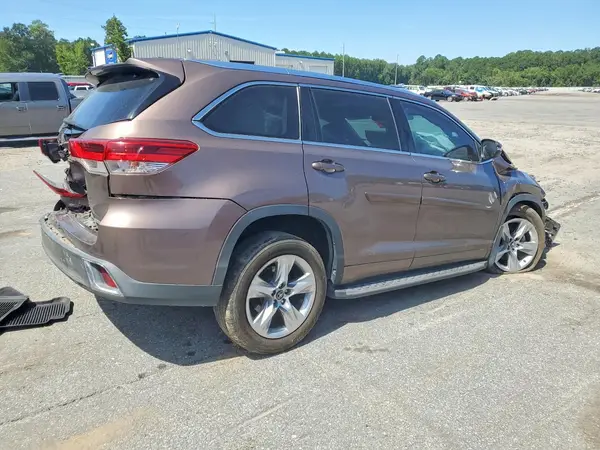 5TDYZRFH7HS216124 — 2017 Toyota Highlander, фото 3 с аукциона Copart, Передняя часть