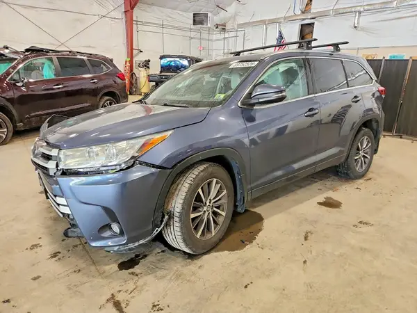 5TDJZRFH5HS379226 — 2017 Toyota Highlander, Передняя часть (Front End), фото до ремонта