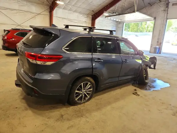 5TDJZRFH5HS379226 — 2017 Toyota Highlander, фото 3 с аукциона Copart 05.10.2026, Передняя часть