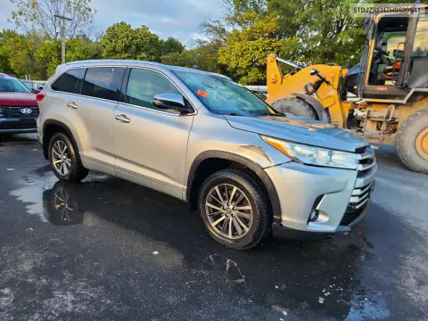 2017 Toyota Highlander Xle VIN 5TDJZRFH7HS520541 фото 4