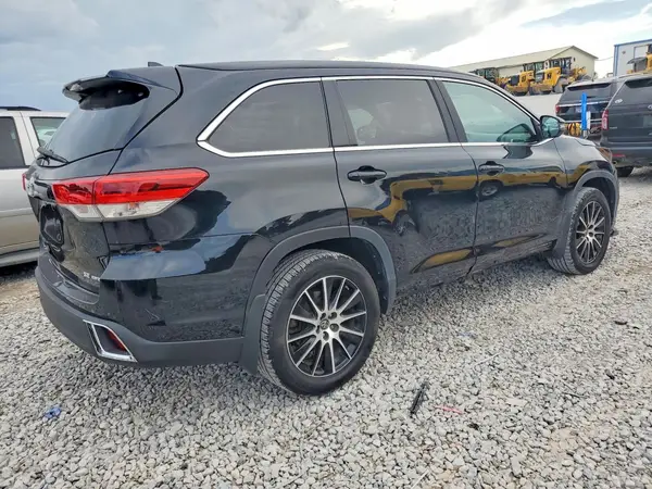 5TDJZRFH9HS375826 — 2017 Toyota Highlander, фото 3 с аукциона Copart 06.10.2026, Боковая часть