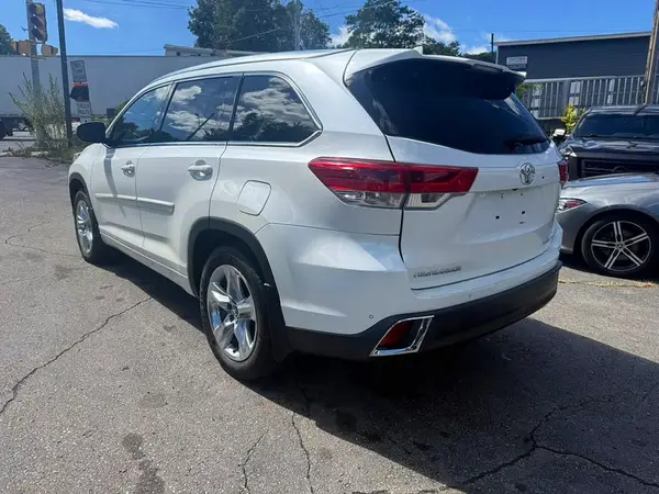 5TDDZRFH2HS478194 — 2017 Toyota Highlander, фото 2 с аукциона Copart 14.10.2026, Мелкие вмятины и царапины