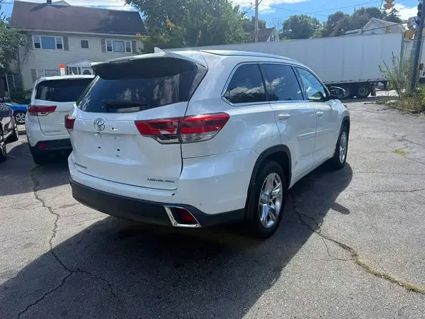 5TDDZRFH2HS478194 — 2017 Toyota Highlander, фото 3 с аукциона Copart 14.10.2026, Мелкие вмятины и царапины