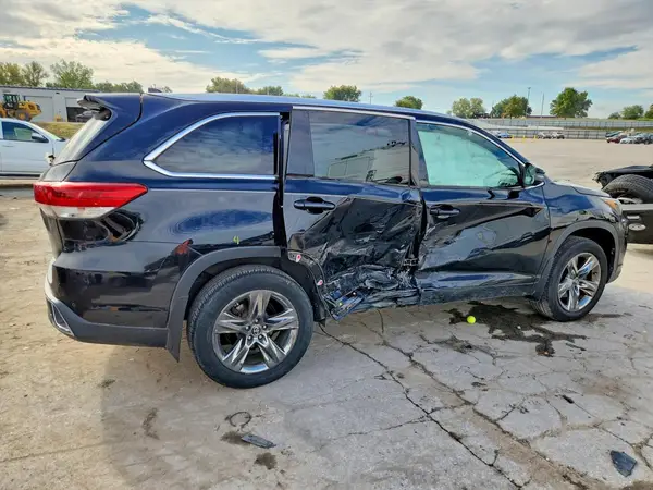 5TDDZRFH4HS390473 — 2017 Toyota Highlander, фото 3 с аукциона Copart, Боковая часть