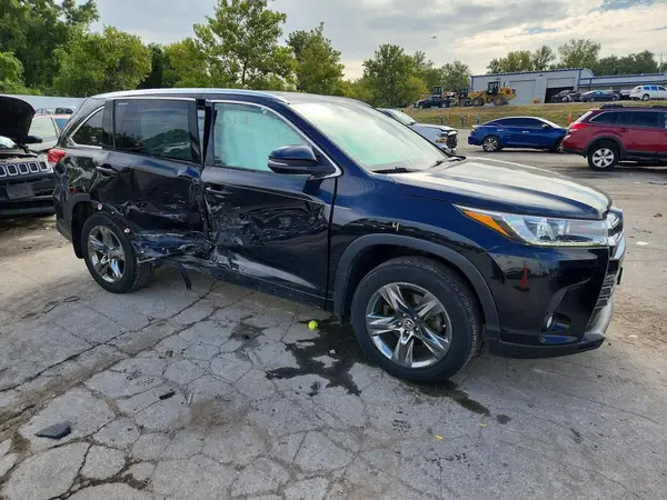 5TDDZRFH4HS390473 — 2017 Toyota Highlander, фото 4 с аукциона Copart, Боковая часть