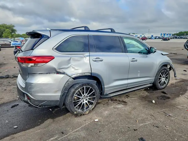 5TDJZRFH4HS379069 — 2017 Toyota Highlander, фото 3 с аукциона Copart 05.10.2026, Передняя часть