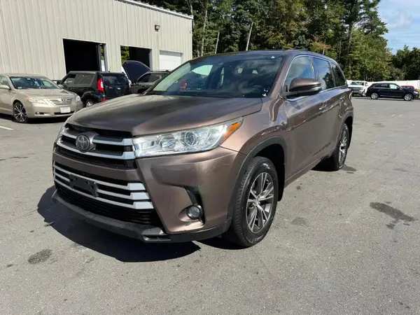 5TDBZRFH7HS393245 — 2017 Toyota Highlander, Мелкие вмятины и царапины (Minor Dent/Scratches), фото до ремонта