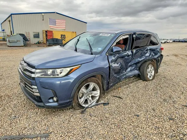 5TDDGRFH1HS034004 — 2017 Toyota Highlander, Боковая часть (Side), фото до ремонта