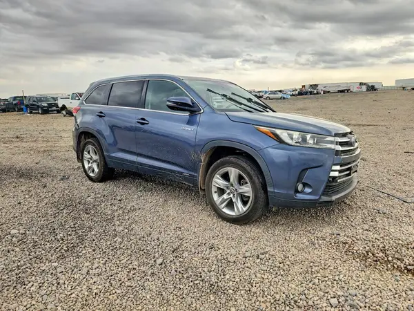5TDDGRFH1HS034004 — 2017 Toyota Highlander, фото 4 с аукциона Copart, Боковая часть