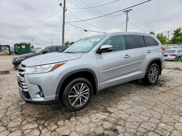 5TDJZRFH2HS432612 — 2017 Toyota Highlander, Град (Hail), фото до ремонта