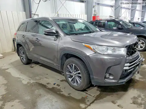 5TDJGRFH5HS029617 — 2017 Toyota Highlander, фото 4 с аукциона Copart, Передняя часть