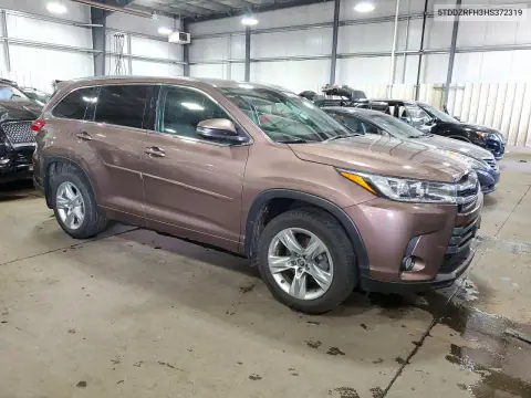 5TDDZRFH3HS372319 — 2017 Toyota Highlander, фото 4 с аукциона Copart, Сторона