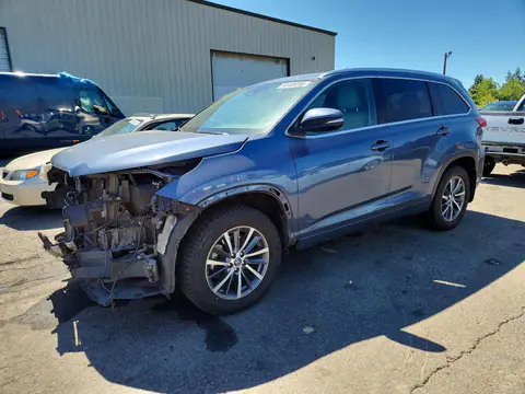 5TDJZRFH9JS898267 — 2018 Toyota Highlander, Передняя часть (Front End), фото до ремонта