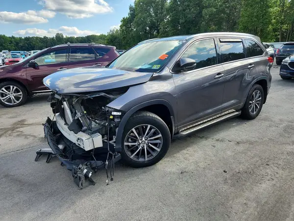 5TDKZRFH7JS536975 — 2018 Toyota Highlander, Повреждения со всех сторон (All Over), фото до ремонта