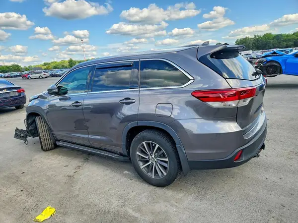 5TDKZRFH7JS536975 — 2018 Toyota Highlander, фото 2 с аукциона Copart, Повреждения со всех сторон