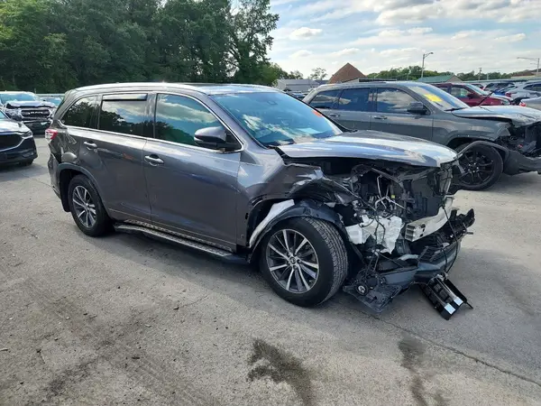 5TDKZRFH7JS536975 — 2018 Toyota Highlander, фото 4 с аукциона Copart, Повреждения со всех сторон