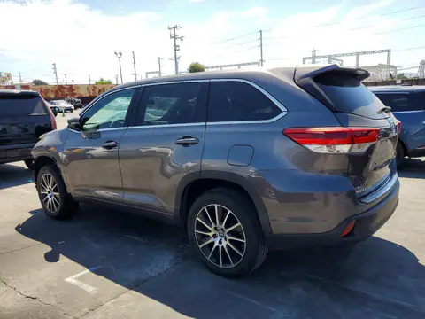 5TDZARFHXJS039859 — 2018 Toyota Highlander, фото 2 с аукциона Copart 30.09.2026, Механические повреждения