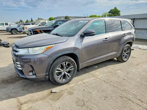 5TDBZRFH0JS826815 — 2018 Toyota Highlander, Задняя часть (Rear End), фото до ремонта