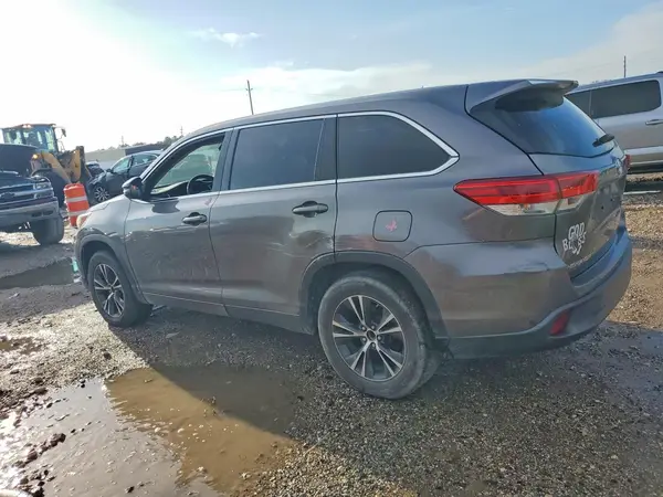 5TDZARFH8JS039567 — 2018 Toyota Highlander, фото 2 с аукциона Copart, Передняя часть