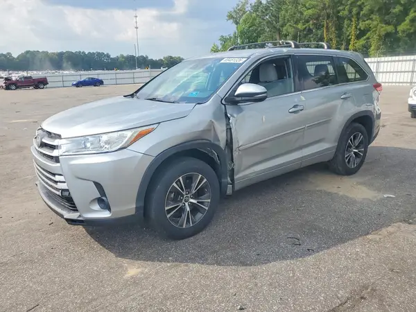 5TDZZRFH2JS288326 — 2018 Toyota Highlander, Задняя часть (Rear End), фото до ремонта