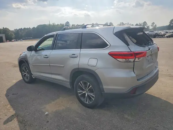 5TDZZRFH2JS288326 — 2018 Toyota Highlander, фото 2 с аукциона Copart 15.10.2026, Задняя часть