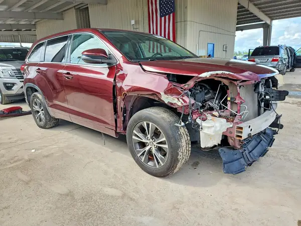 5TDZARFHXJS036959 — 2018 Toyota Highlander, фото 4 с аукциона Copart 30.09.2026, Передняя часть