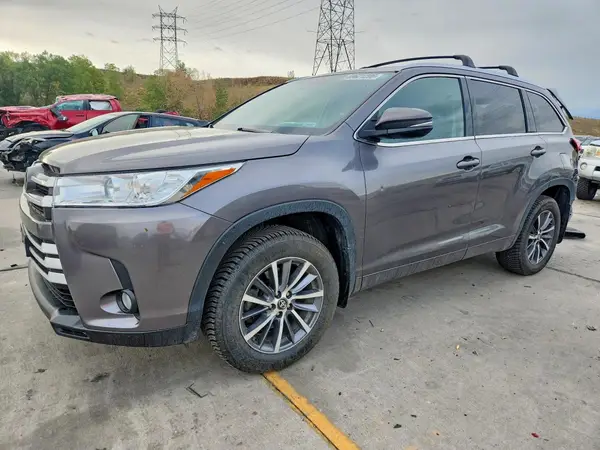 5TDJZRFH3JS543692 — 2018 Toyota Highlander, Задняя часть (Rear End), фото до ремонта