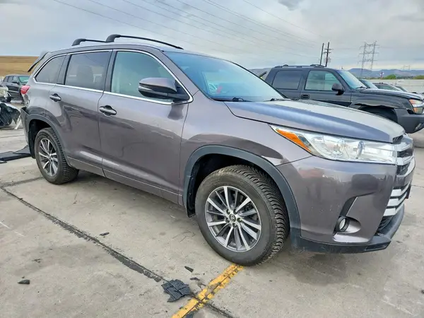5TDJZRFH3JS543692 — 2018 Toyota Highlander, фото 4 с аукциона Copart, Задняя часть