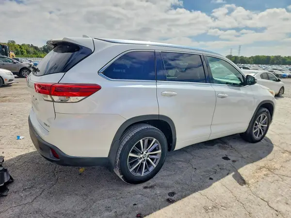 5TDJZRFH6JS801879 — 2018 Toyota Highlander, фото 3 с аукциона Copart, Мелкие вмятины и царапины
