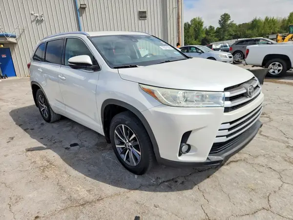 5TDJZRFH6JS801879 — 2018 Toyota Highlander, фото 4 с аукциона Copart, Мелкие вмятины и царапины