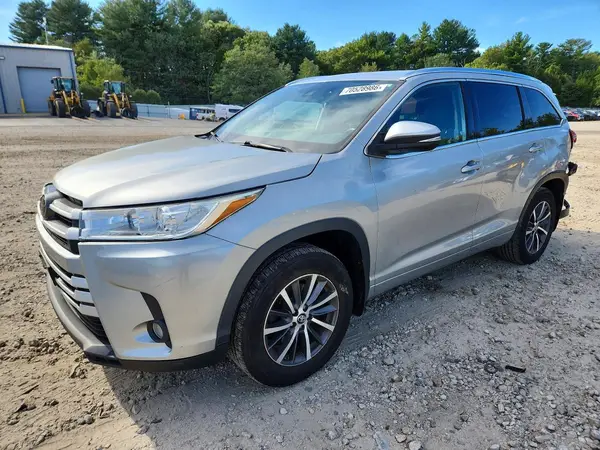 5TDJZRFH9JS843141 — 2018 Toyota Highlander, Задняя часть (Rear End), фото до ремонта