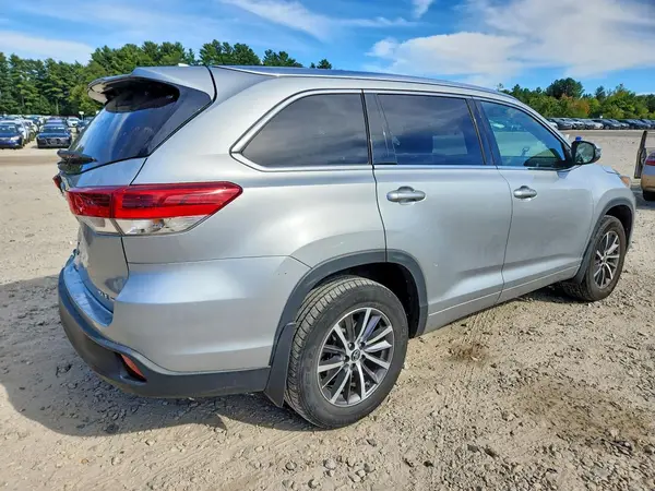 2018 TOYOTA HIGHLANDER VIN 5TDJZRFH9JS843141 фото 3