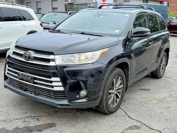 5TDJZRFH1JS825233 — 2018 Toyota Highlander, Мелкие вмятины и царапины (Minor Dent/Scratches), фото до ремонта