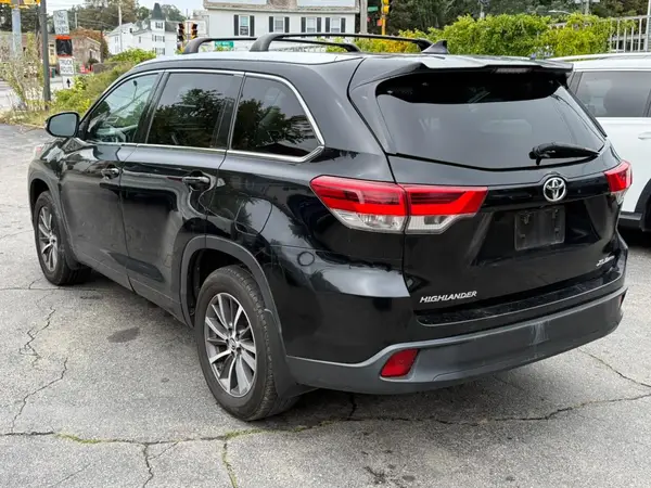 5TDJZRFH1JS825233 — 2018 Toyota Highlander, фото 2 с аукциона Copart, Мелкие вмятины и царапины