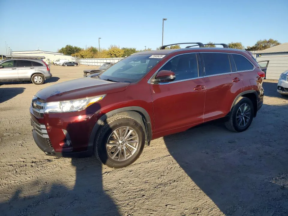 2018 Toyota Highlander VIN 5TDJZRFH6JS886934 фото 1