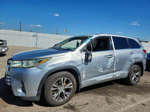5TDBZRFH8JS807414 — 2018 Toyota Highlander, Боковая часть (Side), фото до ремонта