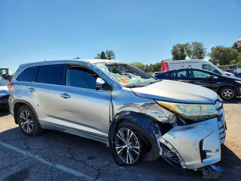 2018 Toyota Highlander VIN 5TDBZRFH8JS807414 фото 4