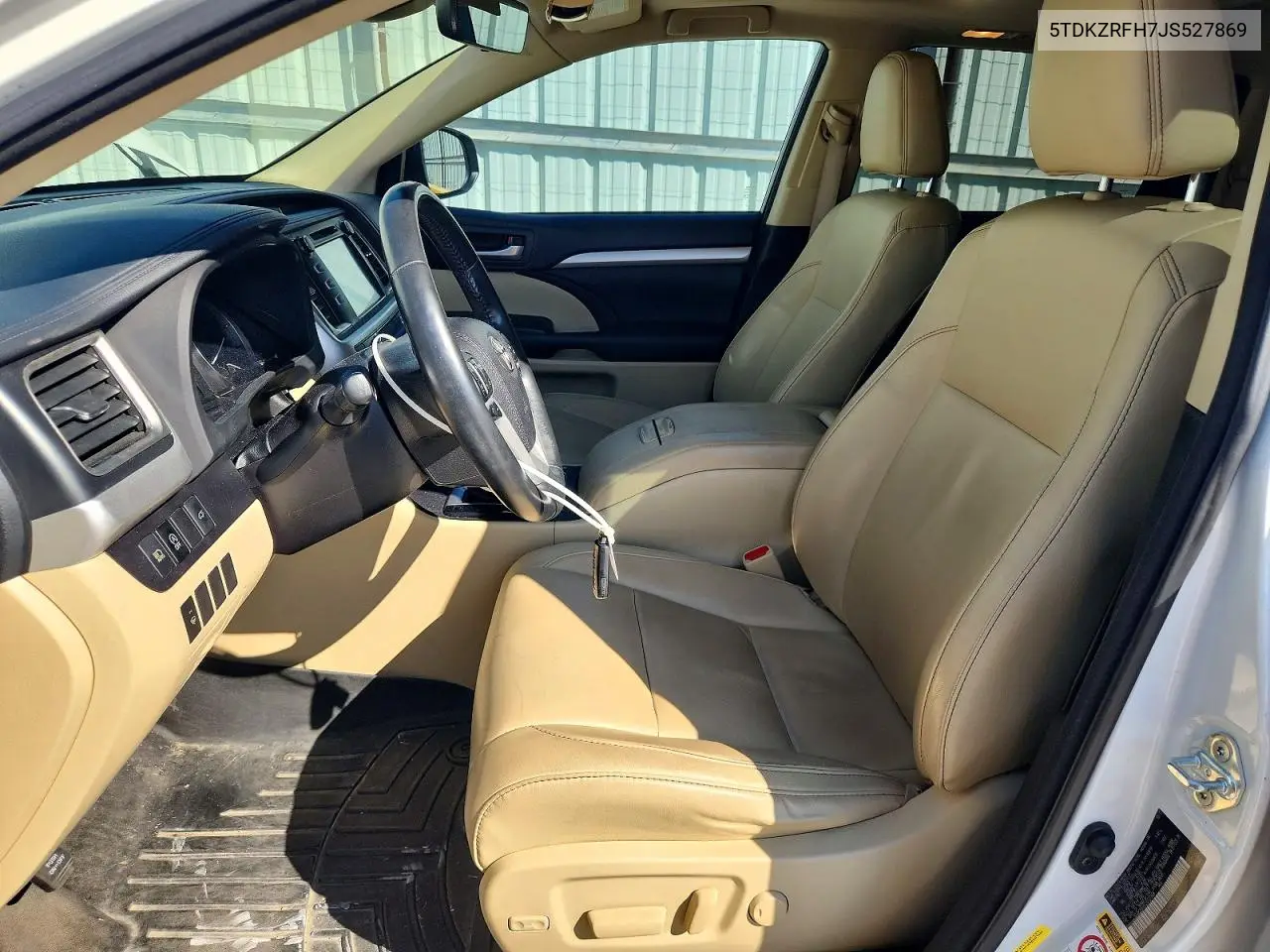 2018 Toyota Highlander Xle VIN 5TDKZRFH7JS527869 фото 1