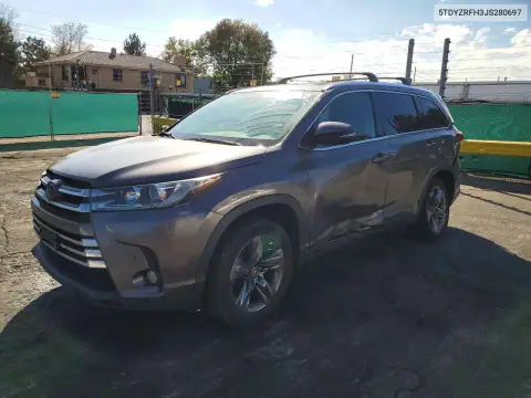 5TDYZRFH3JS280697 — 2018 Toyota Highlander, Сторона, фото до ремонта