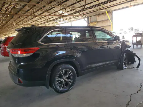 2019 Toyota Highlander VIN 5TDBZRFH4KS961104 фото 3