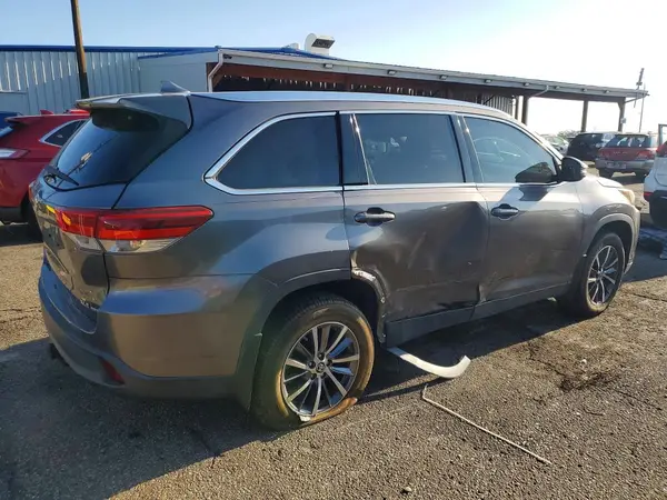 5TDJZRFH9KS989718 — 2019 Toyota Highlander, фото 3 с аукциона Copart 13.10.2026, Боковая часть