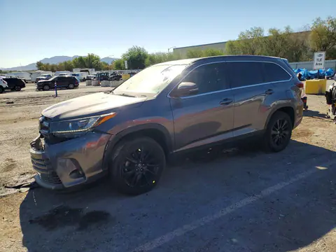 5TDKZRFHXKS569583 — 2019 Toyota Highlander, Передняя часть (Front End), фото до ремонта