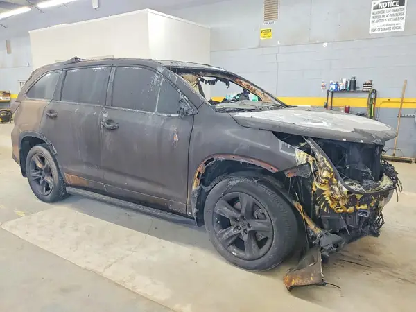 5TDDZRFH4KS979644 — 2019 Toyota Highlander, фото 4 с аукциона Copart 07.10.2026, Пожар