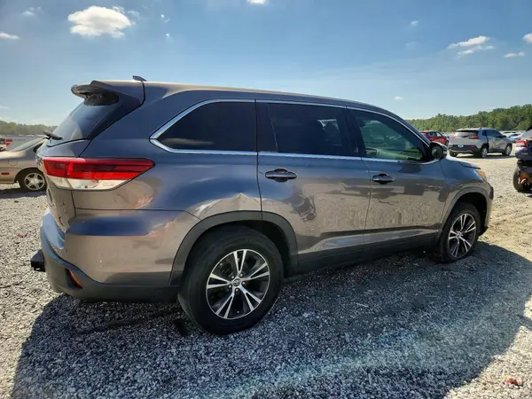 5TDZZRFH0KS361596 — 2019 Toyota Highlander, фото 3 с аукциона Copart 15.10.2026, Мелкие вмятины и царапины