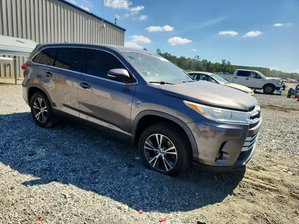 5TDZZRFH0KS361596 — 2019 Toyota Highlander, фото 4 с аукциона Copart 15.10.2026, Мелкие вмятины и царапины