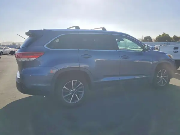 5TDJZRFH8KS724692 — 2019 Toyota Highlander, фото 3 с аукциона Copart, Естественный износ